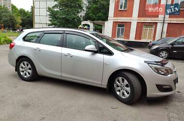 Универсал Opel Astra 2015 в Чернигове