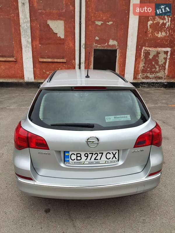 Универсал Opel Astra 2015 в Чернигове
