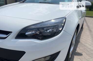 Универсал Opel Astra 2012 в 