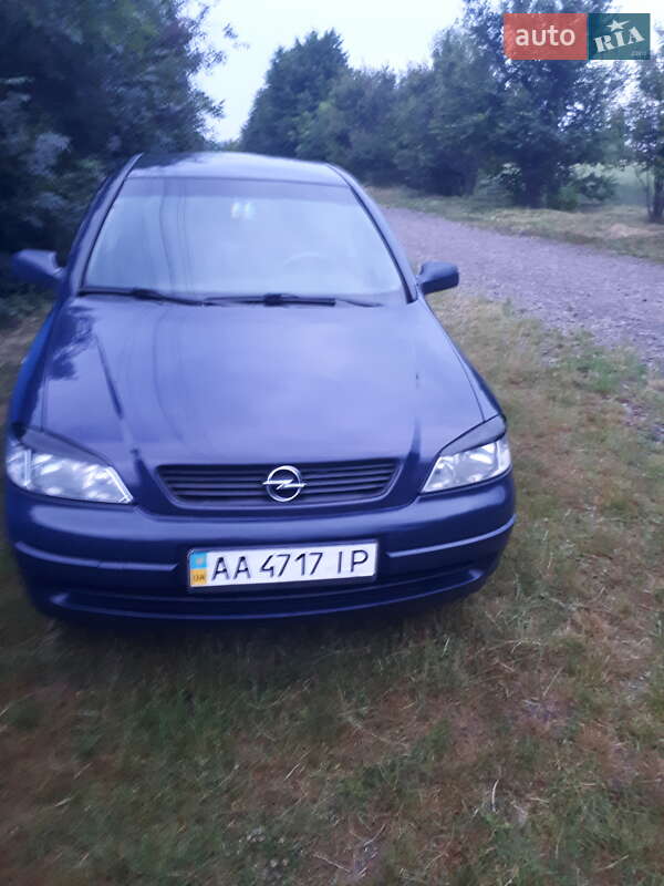 Седан Opel Astra 2008 в Киеве