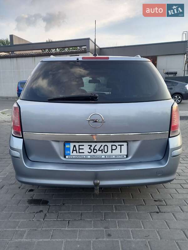 Универсал Opel Astra 2005 в Днепре
