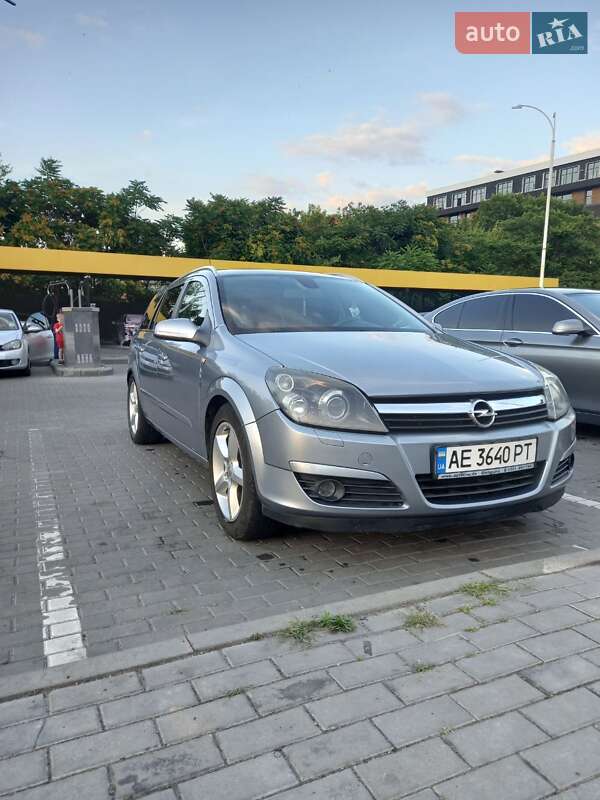 Универсал Opel Astra 2005 в Днепре