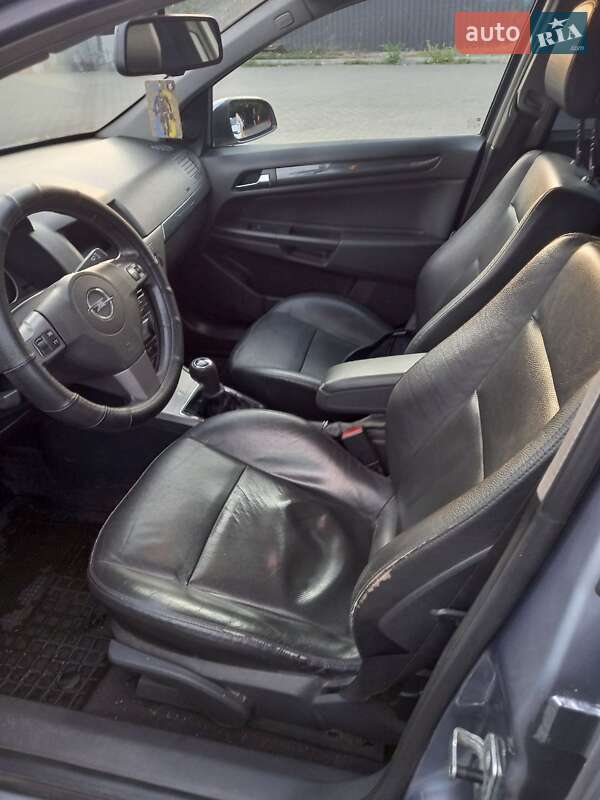 Универсал Opel Astra 2005 в Днепре