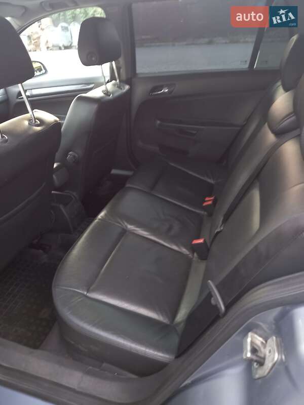 Универсал Opel Astra 2005 в Днепре