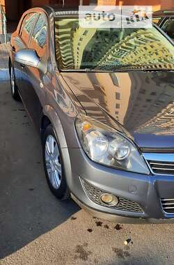 Opel Astra 2011 Opel Astra 2011