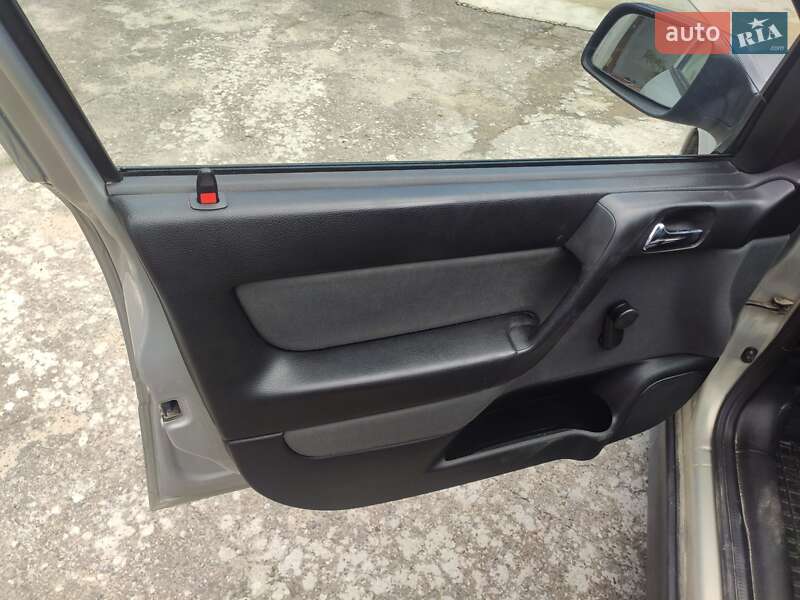 Седан Opel Astra 2008 в Городенке