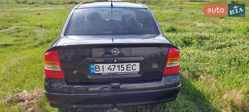 Седан Opel Astra 2005 в Кобеляках