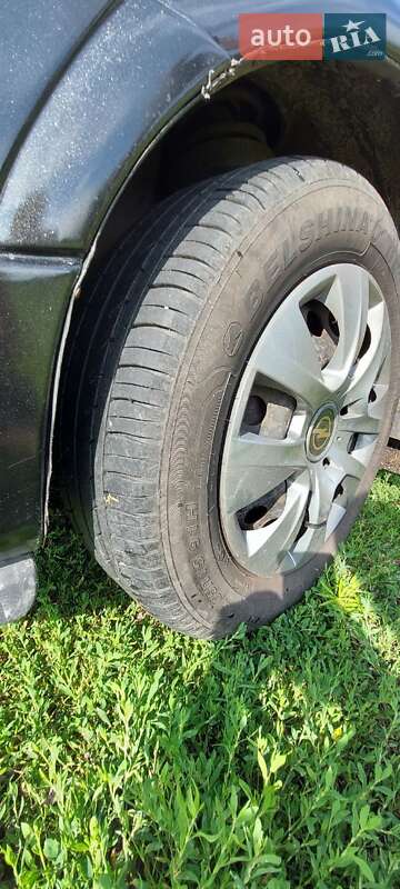 Седан Opel Astra 2005 в Кобеляках