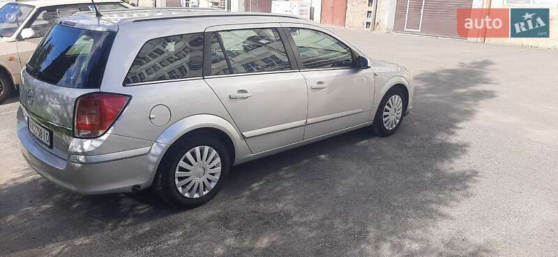 Универсал Opel Astra 2005 в Ивано-Франковске
