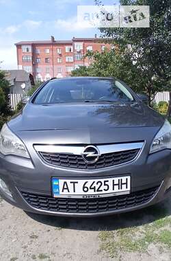 Універсал Opel Astra 2011 в Бурштині