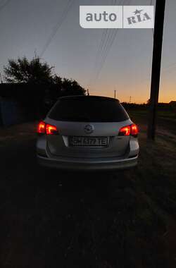 Универсал Opel Astra 2011 в 