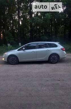 Универсал Opel Astra 2011 в 