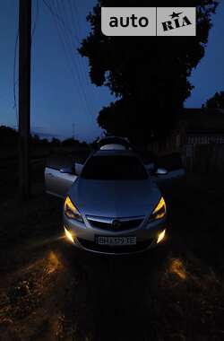 Универсал Opel Astra 2011 в 