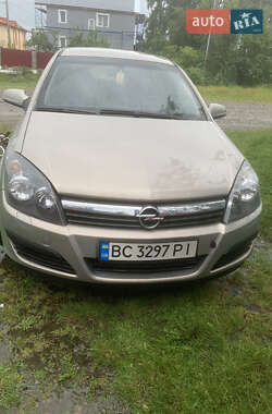 Хэтчбек Opel Astra 2007 в 
