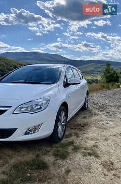 Opel Astra 2012