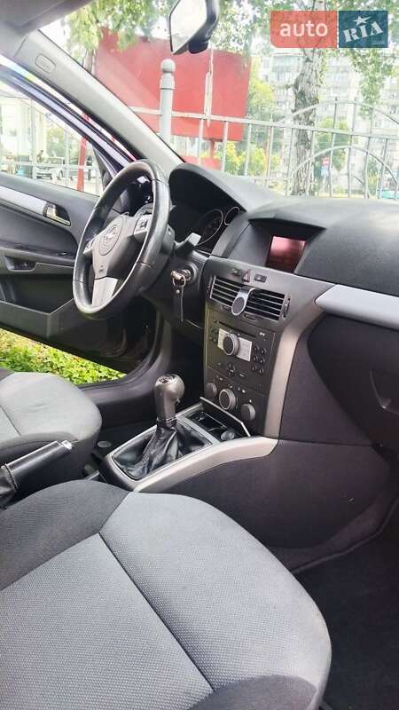 Универсал Opel Astra 2005 в Сумах