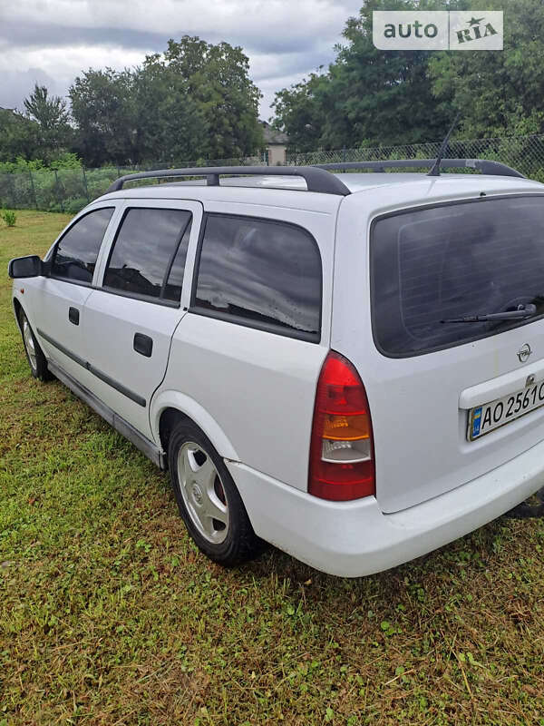 Универсал Opel Astra 1998 в Ужгороде