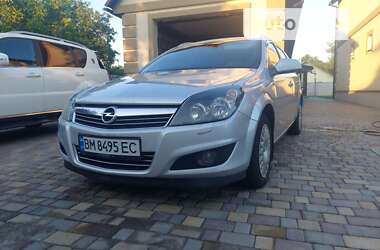 Opel Astra 2011