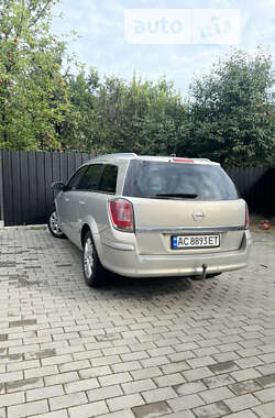 Универсал Opel Astra 2009 в 