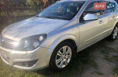 Универсал Opel Astra 2010 в Луцке