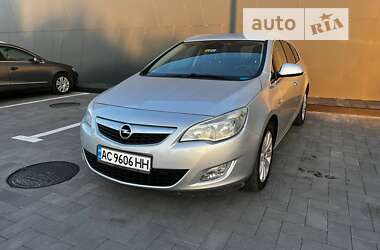 Opel Astra 2012