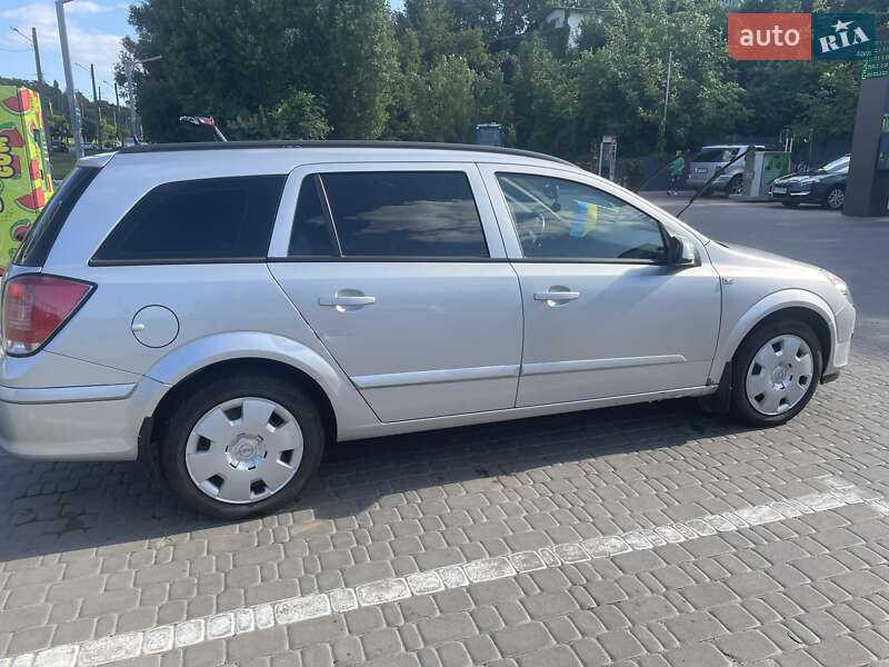 Універсал Opel Astra 2006 в Харкові