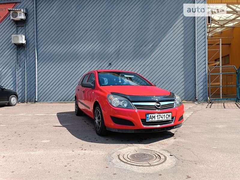 Універсал Opel Astra 2009 в Житомирі