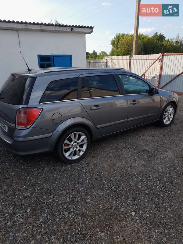Універсал Opel Astra 2004 в Києві