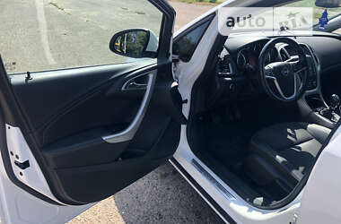 Универсал Opel Astra 2012 в 