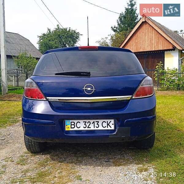 Хэтчбек Opel Astra 2008 в Стрые