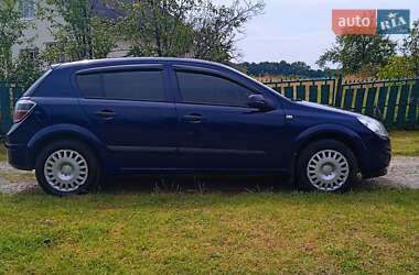 Хэтчбек Opel Astra 2008 в Стрые