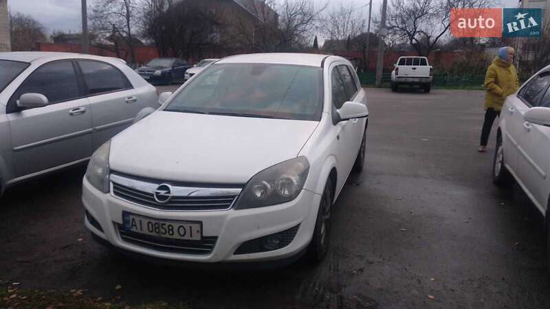Універсал Opel Astra 2010 в Києві