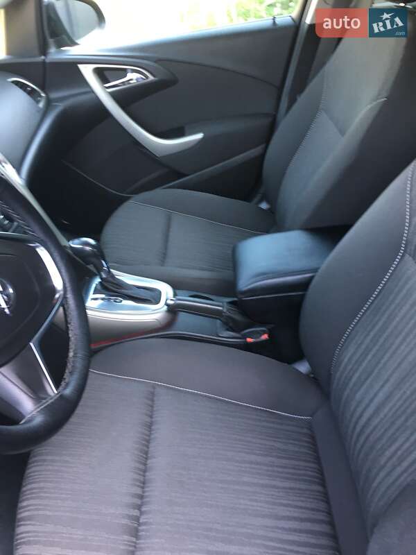 Хэтчбек Opel Astra 2011 в Ивано-Франковске