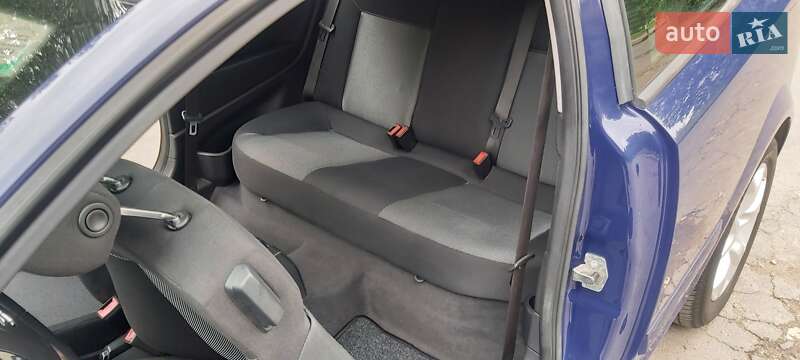 Купе Opel Astra 2008 в Тернополі