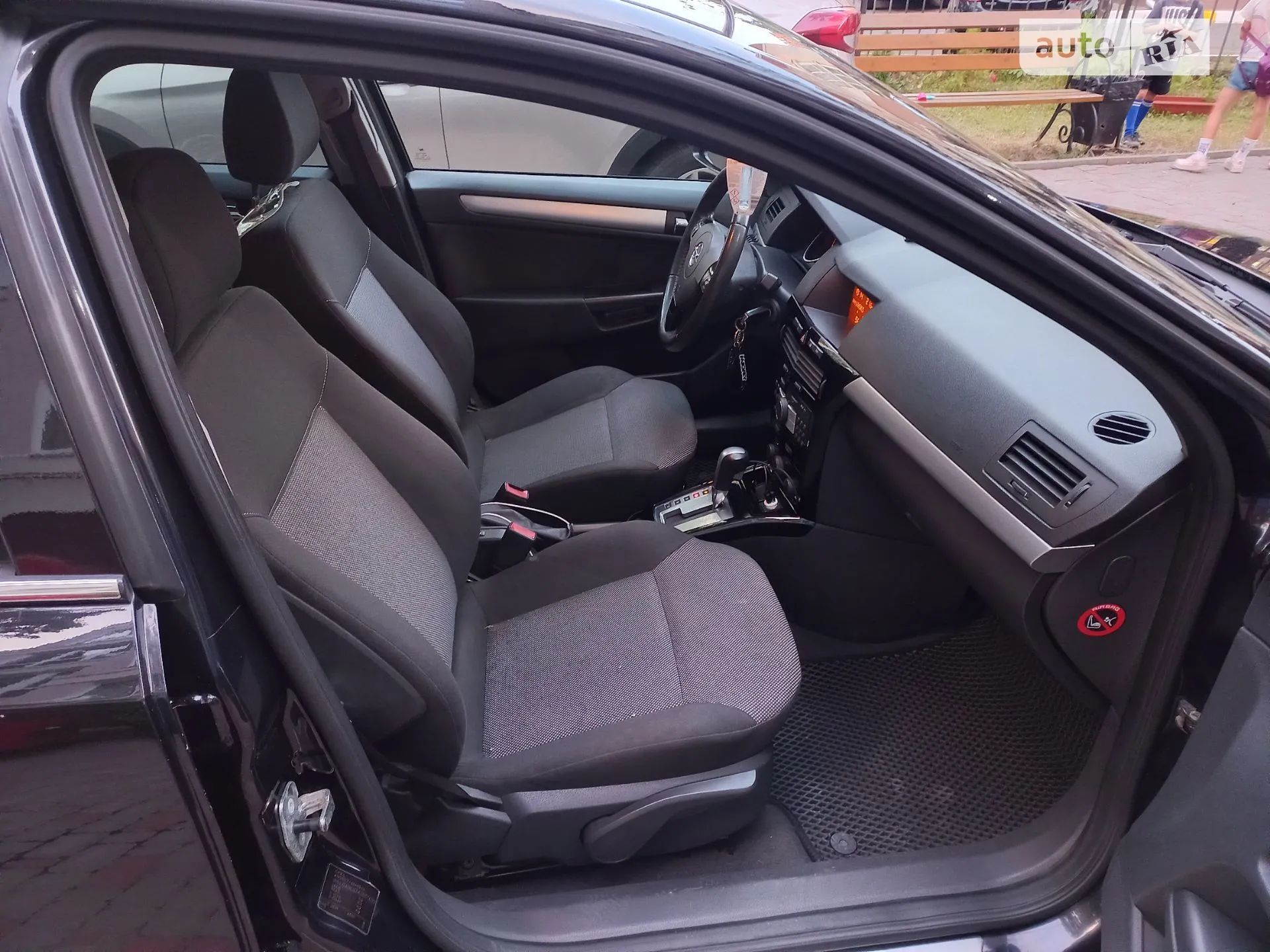 2010 Opel Astra - мініатюра 11