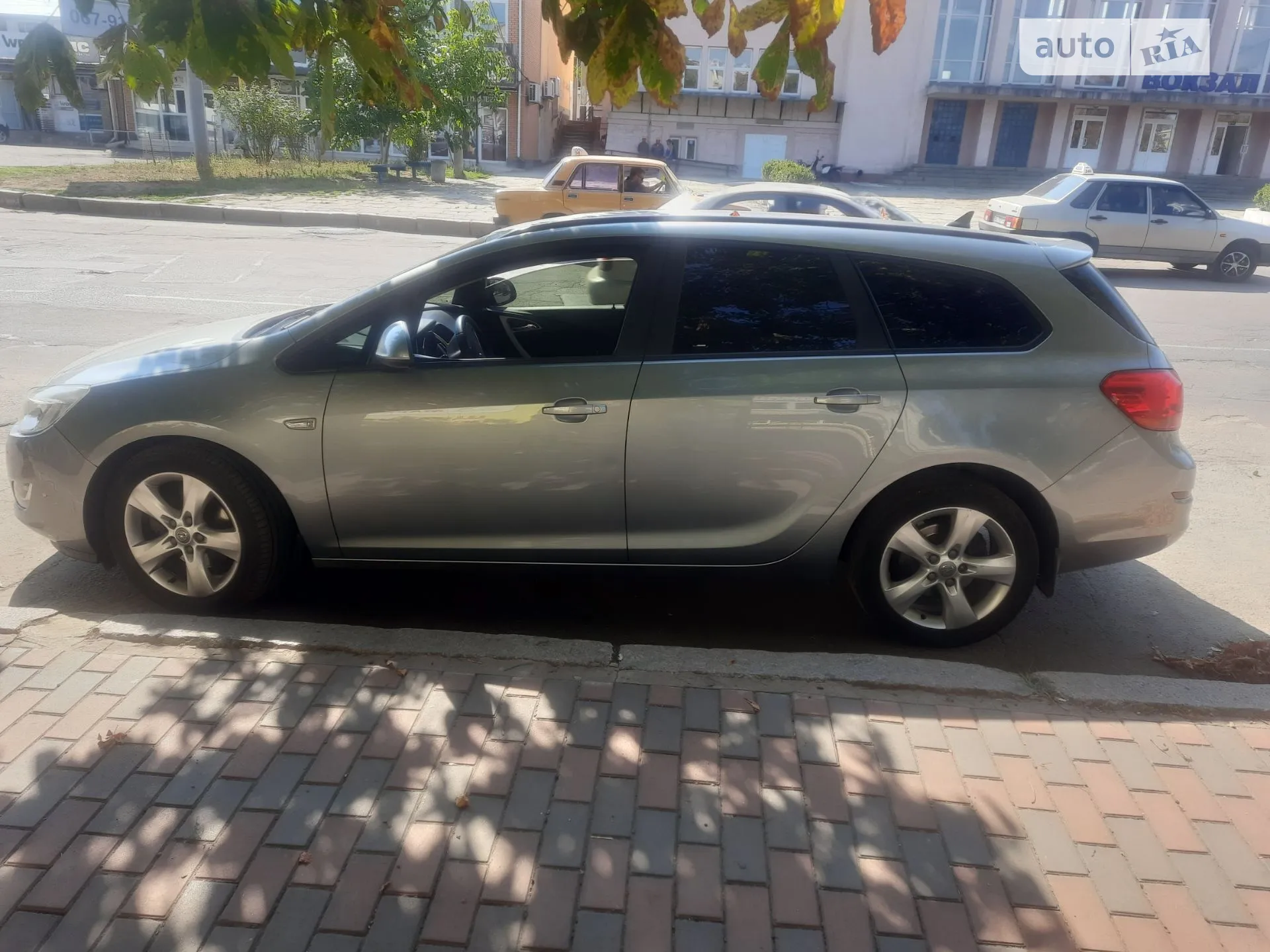 2010 Opel Astra - мініатюра 5