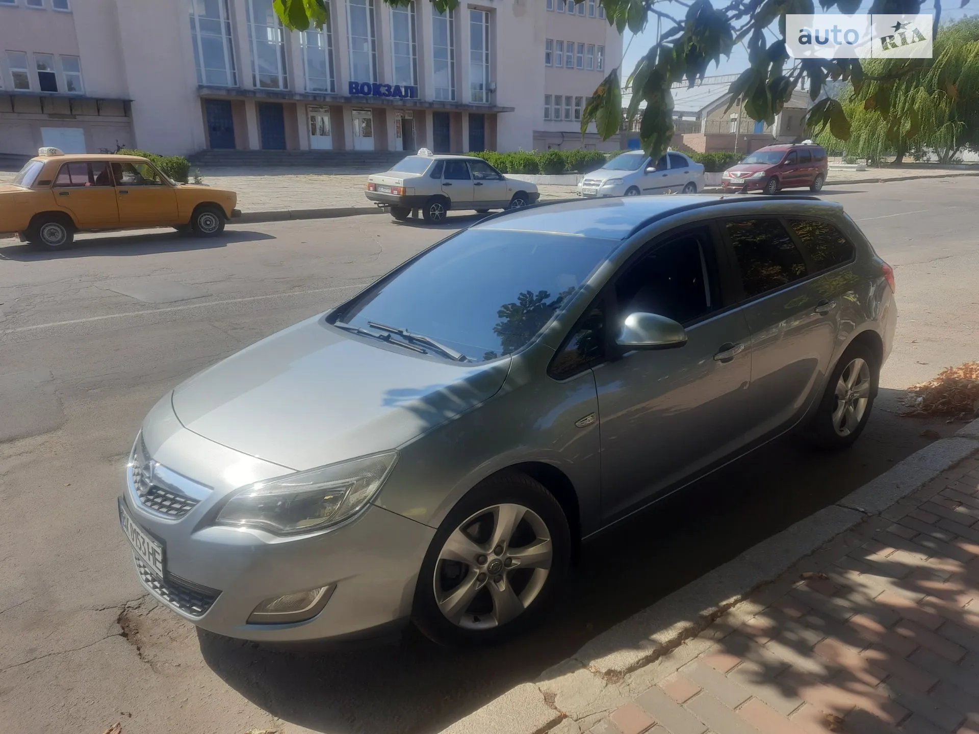 2010 Opel Astra - мініатюра 6