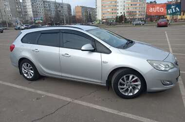 Универсал Opel Astra 2011 в 