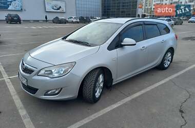 Opel Astra 2011 Opel Astra 2011