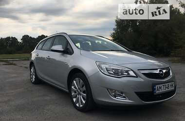 Opel Astra 2011