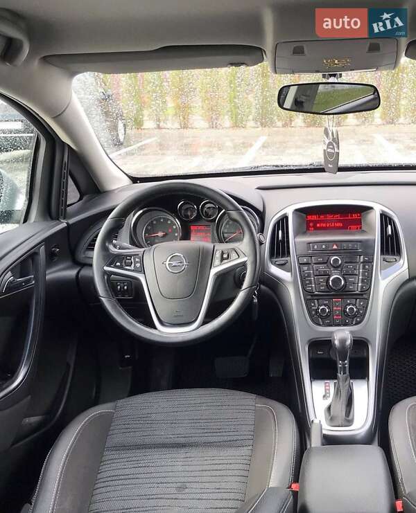 Хэтчбек Opel Astra 2016 в Белой Церкви