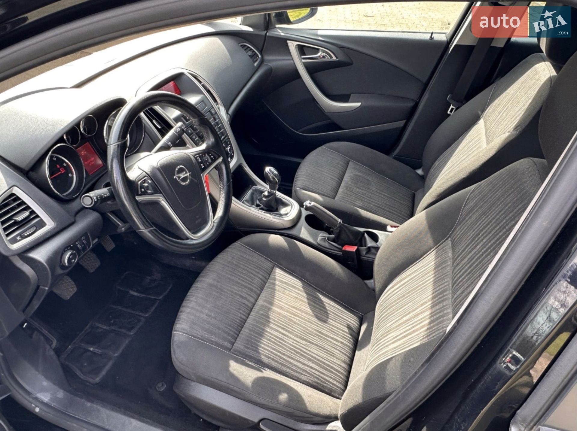 2011 Opel Astra - мініатюра 2