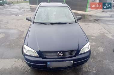 Седан Opel Astra 2005 в Сумах