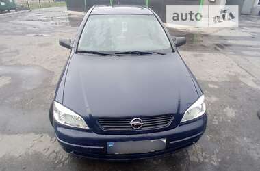 Седан Opel Astra 2005 в Сумах