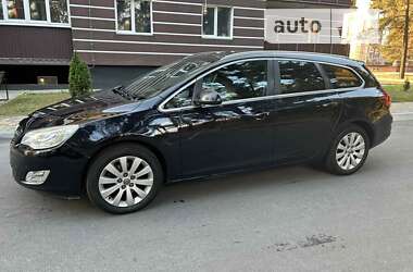 Универсал Opel Astra 2011 в 