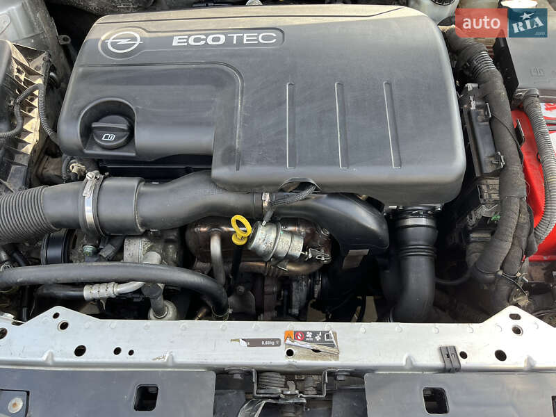 Универсал Opel Astra 2013 в Дрогобыче