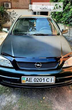 Седан Opel Astra 2004 в Днепре