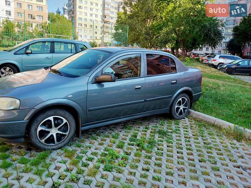 Седан Opel Astra 2008 в Тернополе