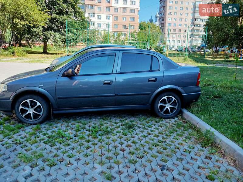 Седан Opel Astra 2008 в Тернополе