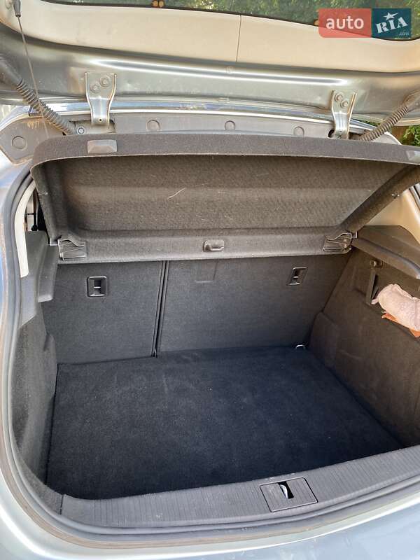 Хэтчбек Opel Astra 2010 в Житомире